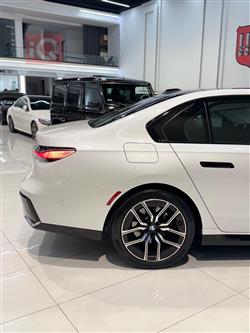 بي ام دبليو الفئة 7